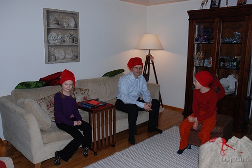 DSC_1885.JPG - Lahjas�kit ovat l�ytyneet. Mit�s nyt tehd��n?