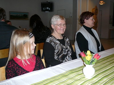 P1020429.JPG - Saara, Liisa-mummo ja Salme
